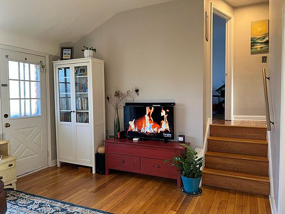 4th image of 2350 Parkwood Ave