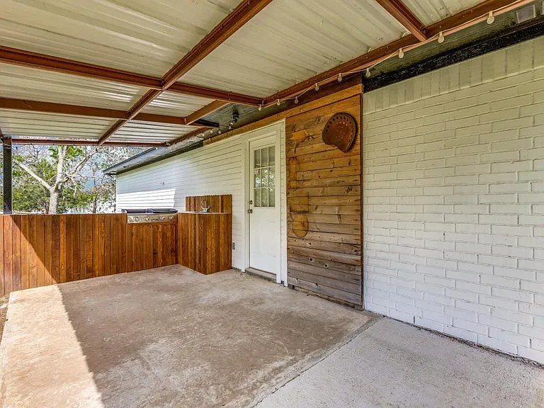 416 Scott Ln — Photo 10