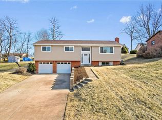 2213 Maureen Dr, South Park, PA 15129