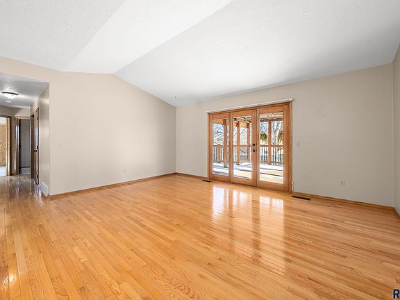 3rd image of 5117 E Blueridge Dr