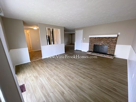 3rd image of 5334 Lunsford Cir