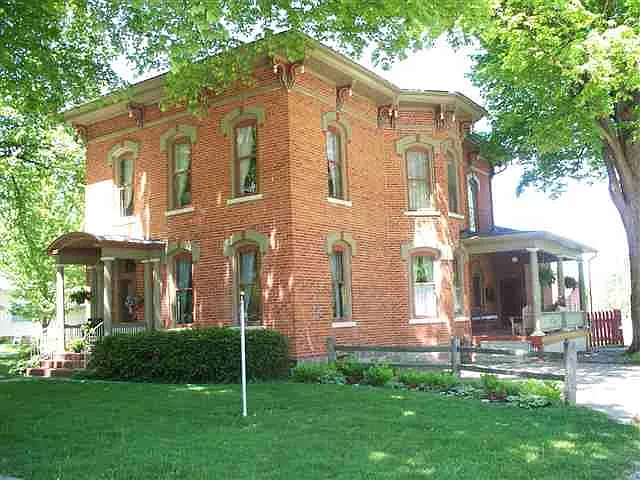 318 W Michigan St photo 1