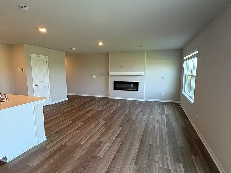 1069 Daisy Ln #1 — Photo 11