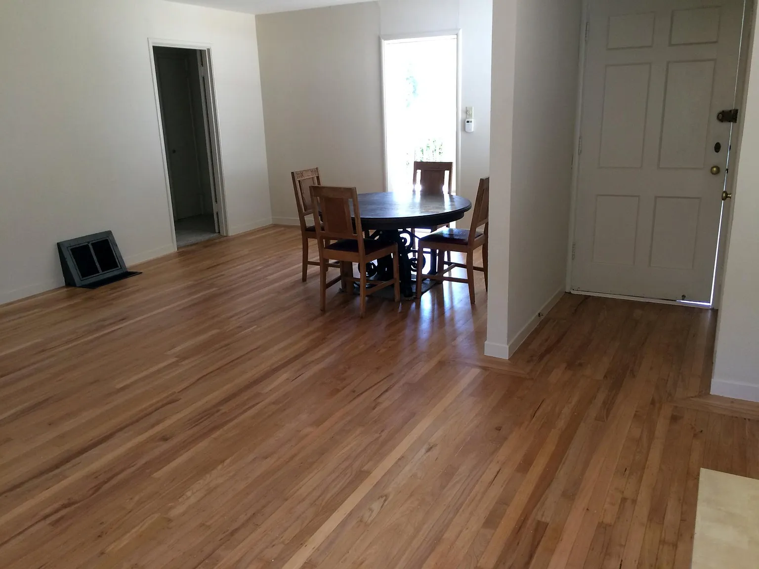 2 bed, 1053 sqft, $3,400 — Photo 3
