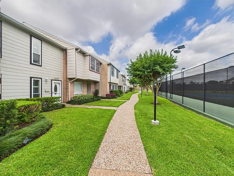 10380 Briar Forest Dr #32/6 — Photo 40