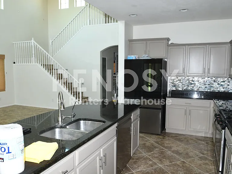 10827 W Cottontail Ln — Photo 6