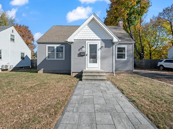 27 Deerfield Drive, Manchester, CT 06040