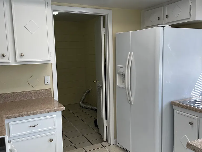 12068 Club Woods Dr — Photo 4