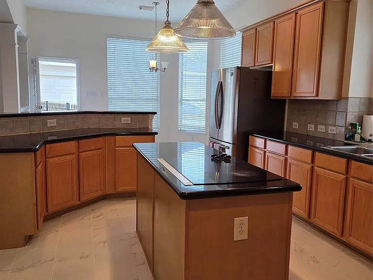 4306 Lakeside Meadow Dr — Photo 14