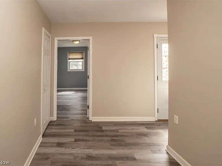 1060 Orchard Ave NE — Photo 6