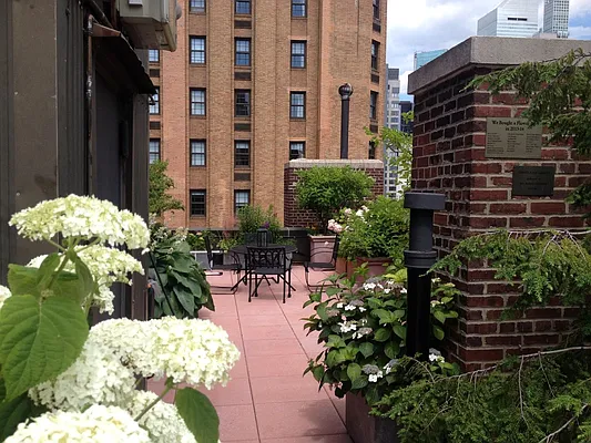 Sold by Douglas Elliman | media 14