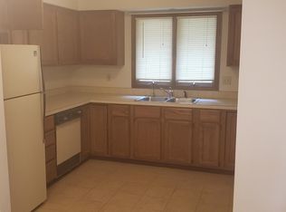 140 Jackson Ave, Seward, NE 68434