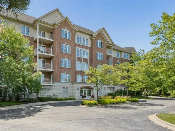 610 Robert York Ave APT 202, Deerfield, IL 60015