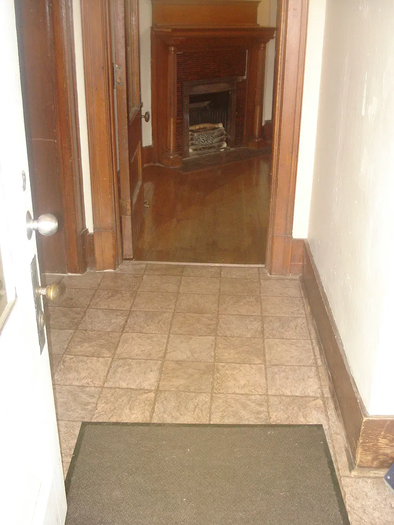 915A, LLC — Photo 4