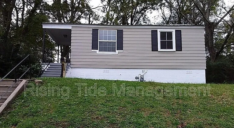 3905 39th Ct N — Photo 1
