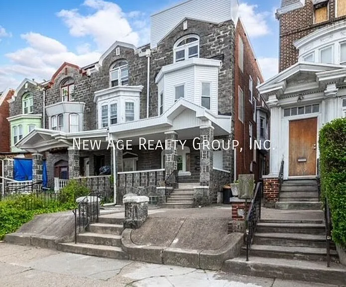 4924 Chestnut St #1 — Photo 1