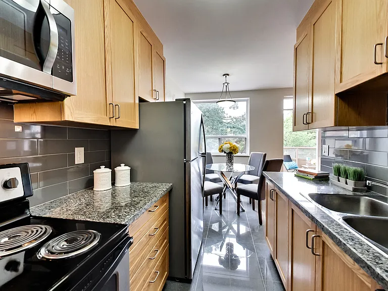 42 Glen Elm Ave #206 — Photo 48