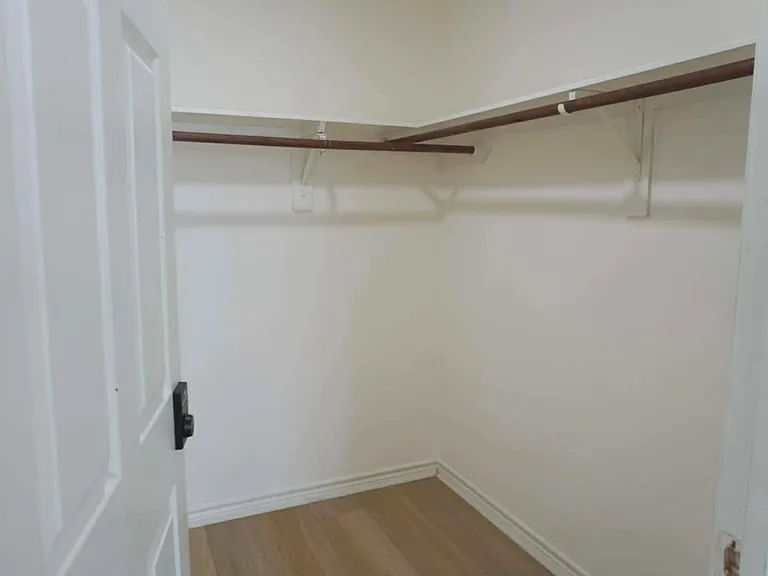 7916 Comal St — Photo 20