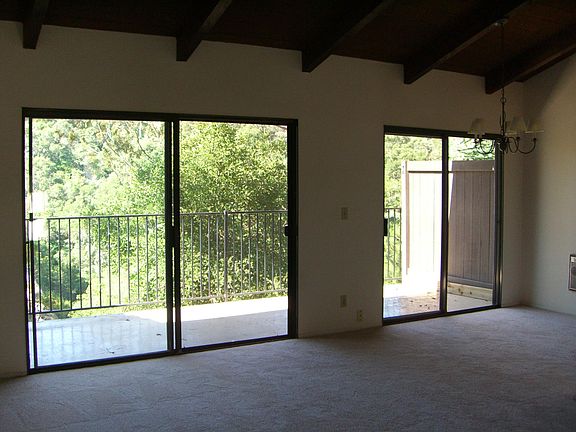 5th image of 981 Miramonte Dr APT 2