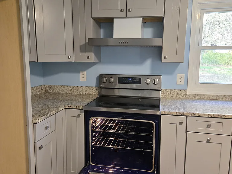 808 Lovers Lane Rd SE — Photo 4