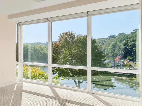 88 Wharf St Unit 306, Milton, MA 02186