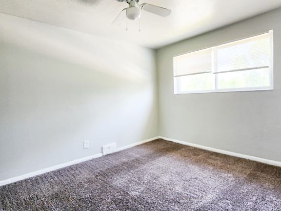 4th image of 5974 Glenway Dr #B