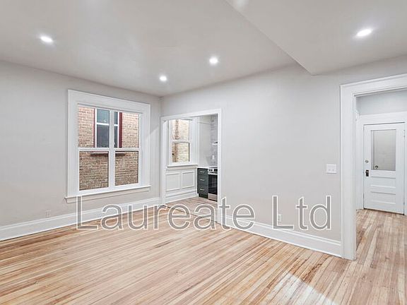 2nd image of 1058 N Pearl St APT 2