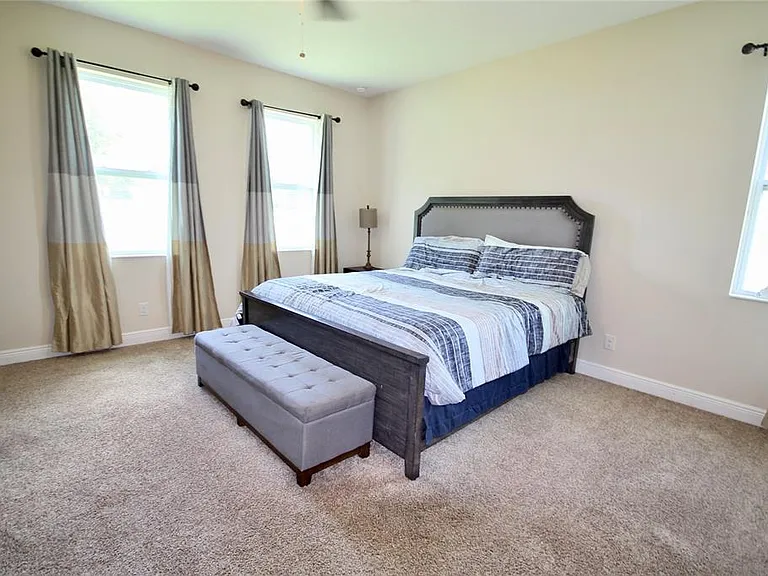 1073 Cavan Dr — Photo 12