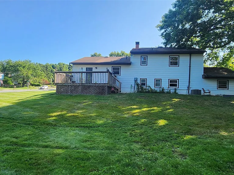 13 Amy Rd — Photo 3