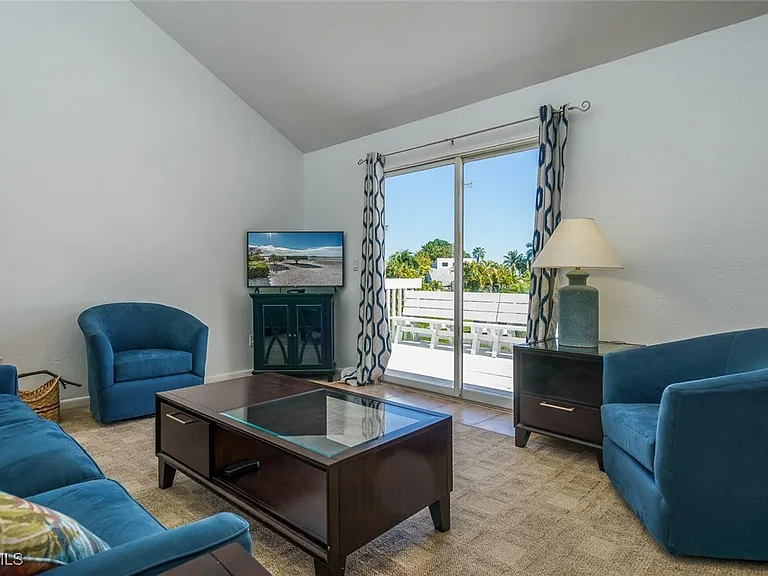140 Estrellita Dr — Photo 17