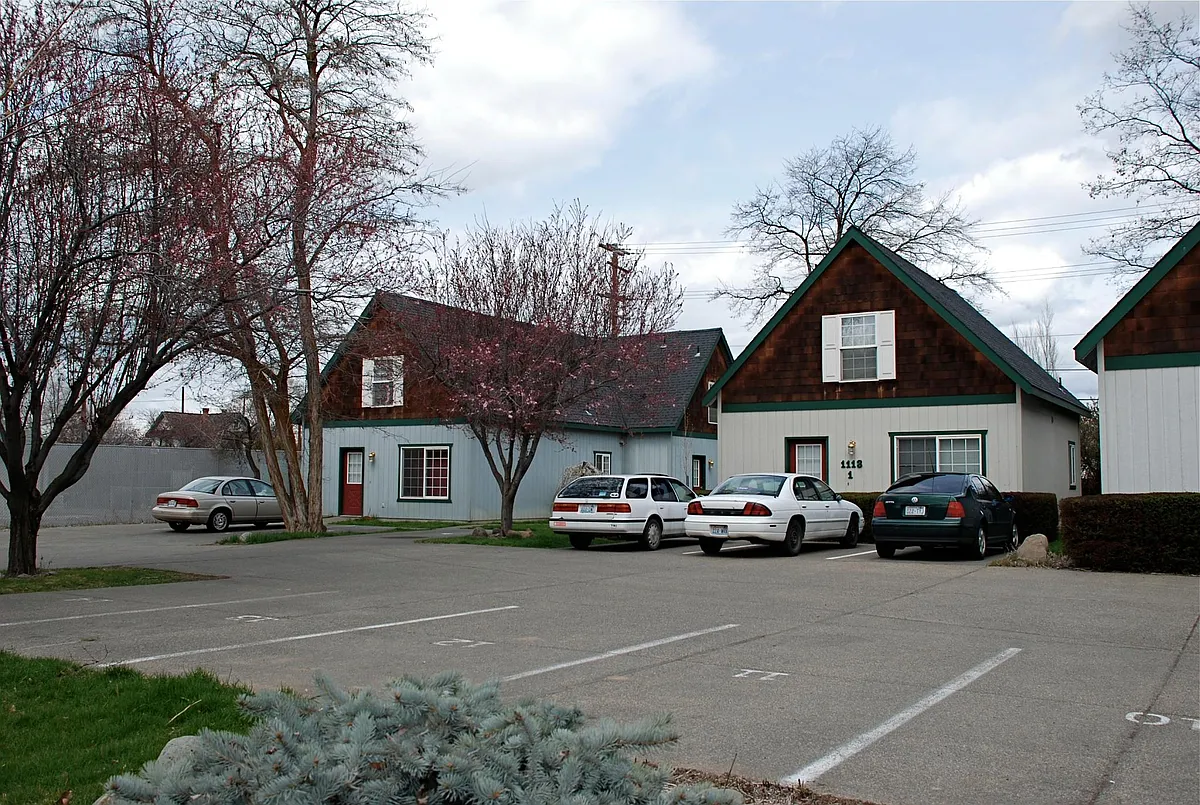 Building Photo - 1113 E University Way