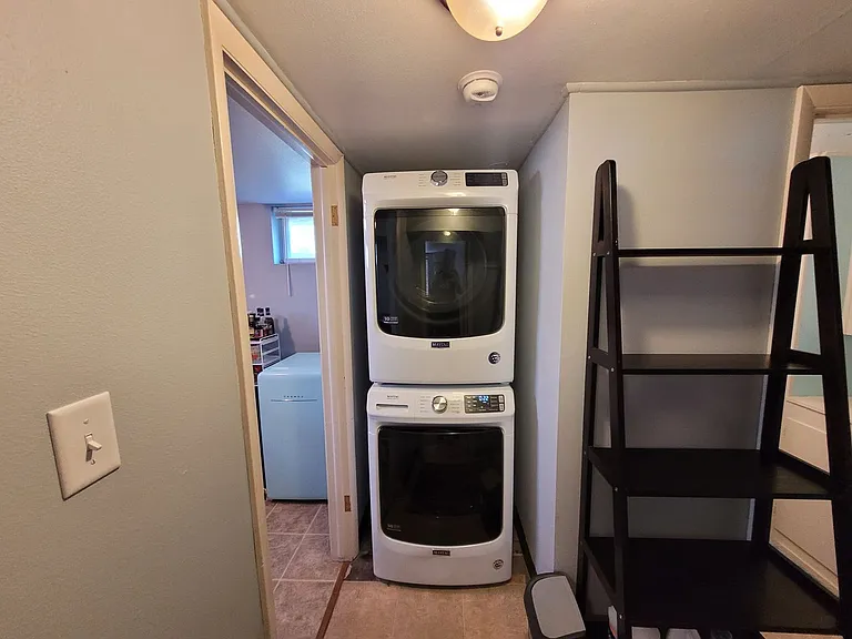 1517 Steele St — Photo 15