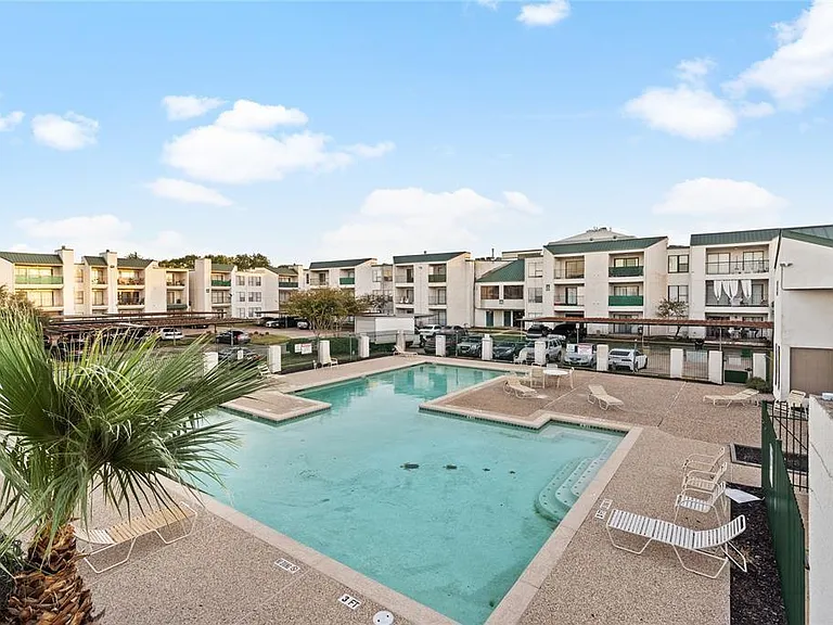 2830 S Bartell Dr #9 — Photo 1