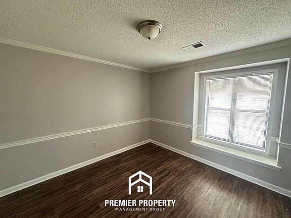 3rd image of 6764 Henredon Dr
