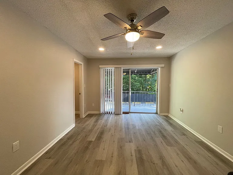 1415-1419 E Gore St — Photo 33