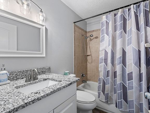 4th image of 1 Brittany Ln #D