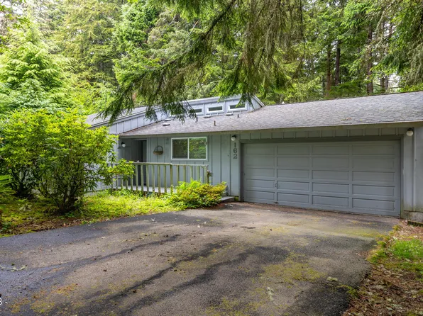 162 SW The Pines Dr, Depoe Bay, OR 97341