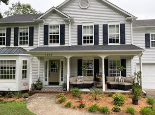 1209 Raintree Dr, Charlottesville, VA 22901