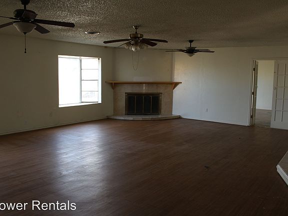2nd image of 5202 Lancaster Dr