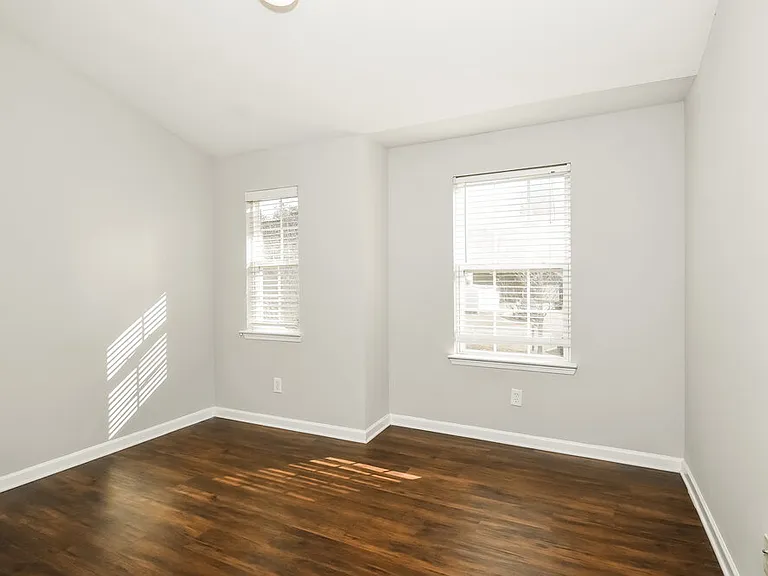 204 Ranier Ct — Photo 14
