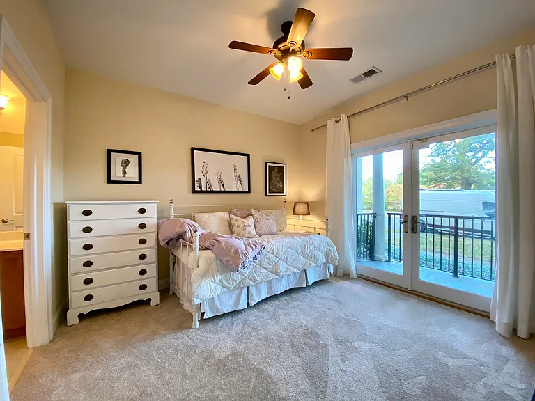 1041 Bolling Ave — Photo 6