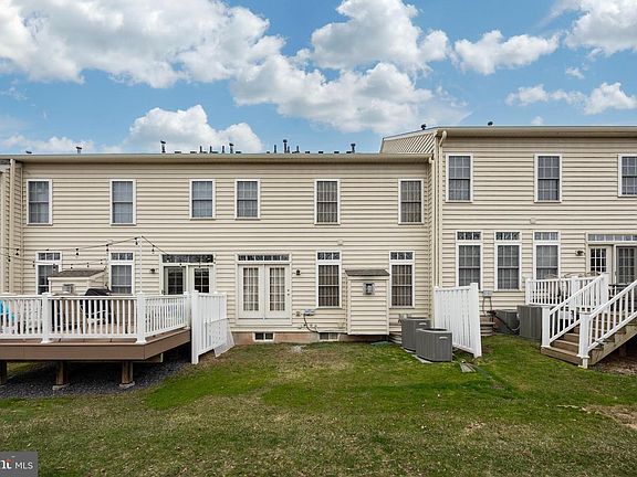 5th image of 11 Rinehart Rd