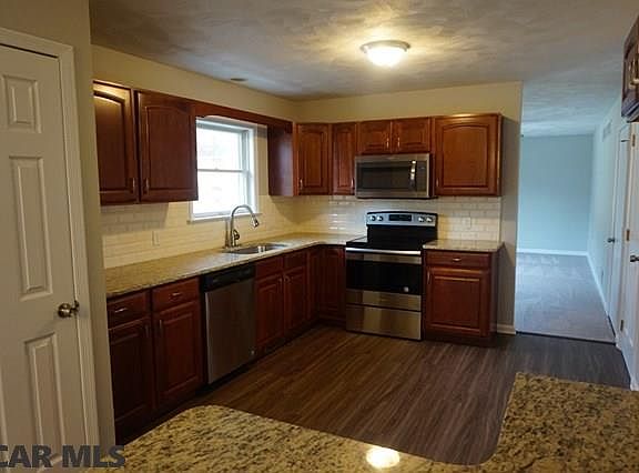 5th image of 402 Wiltshire Dr