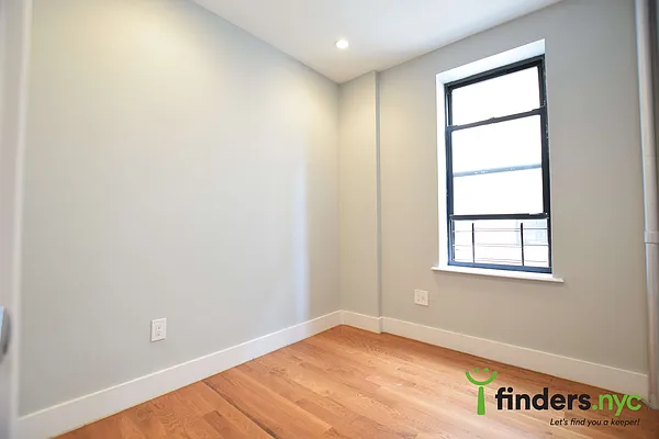 Rented by Clove Realty LLC | media 7