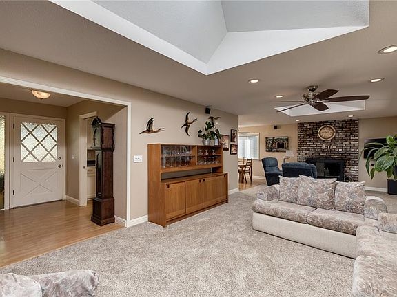 2nd image of 1383 Keri Ln