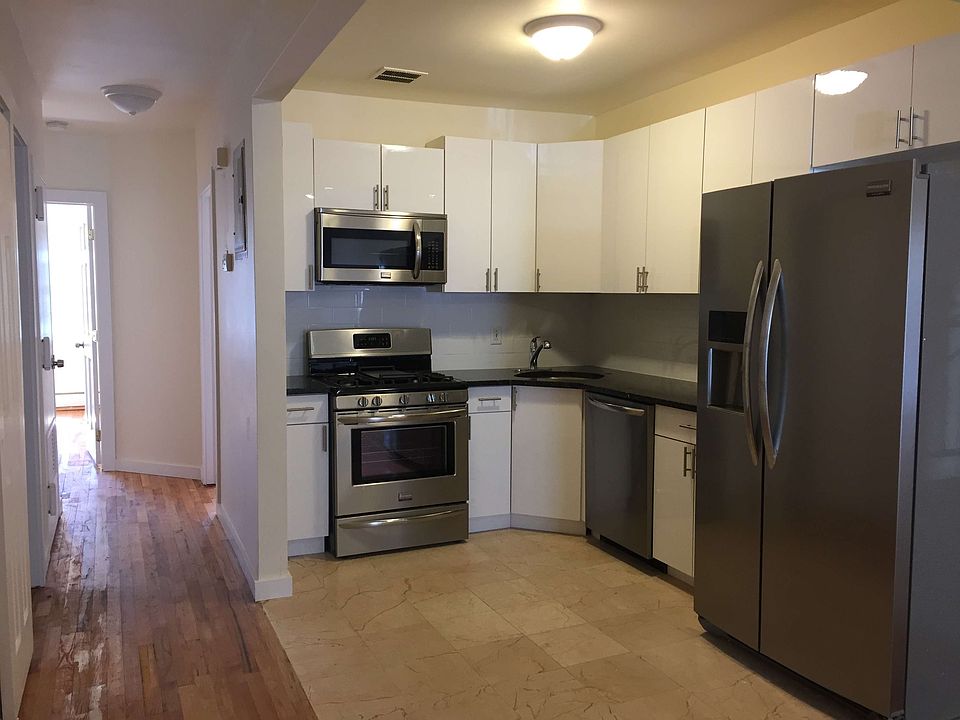 1st image of 290 Quincy St #2