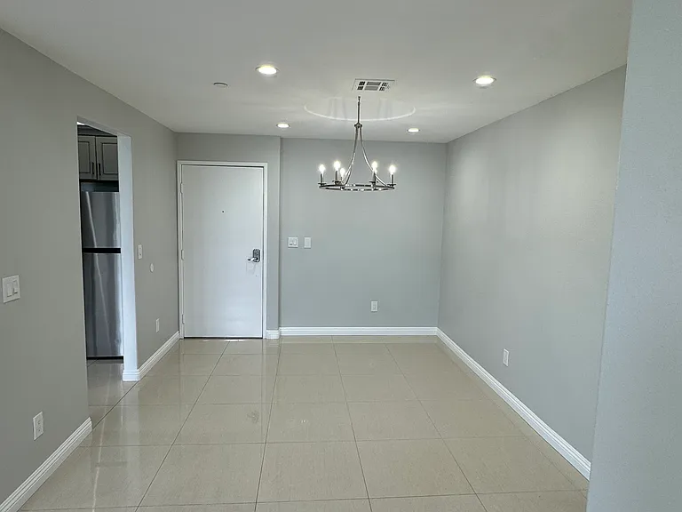12222 Moorpark St #206 — Photo 10