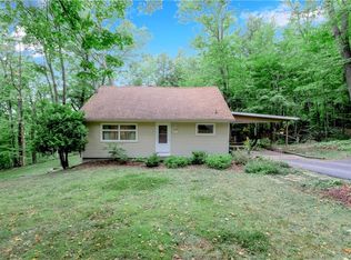 7626 Chestnut Ridge Rd, Orchard Park, NY 14127