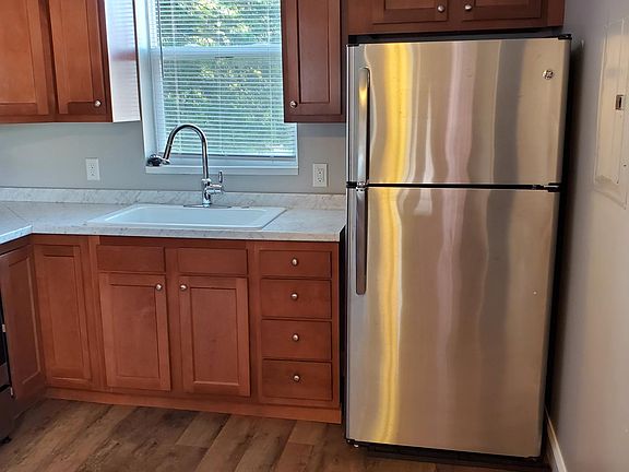 3rd image of 129B E Main St #B