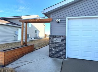 6289 35th St S, Fargo, ND 58104